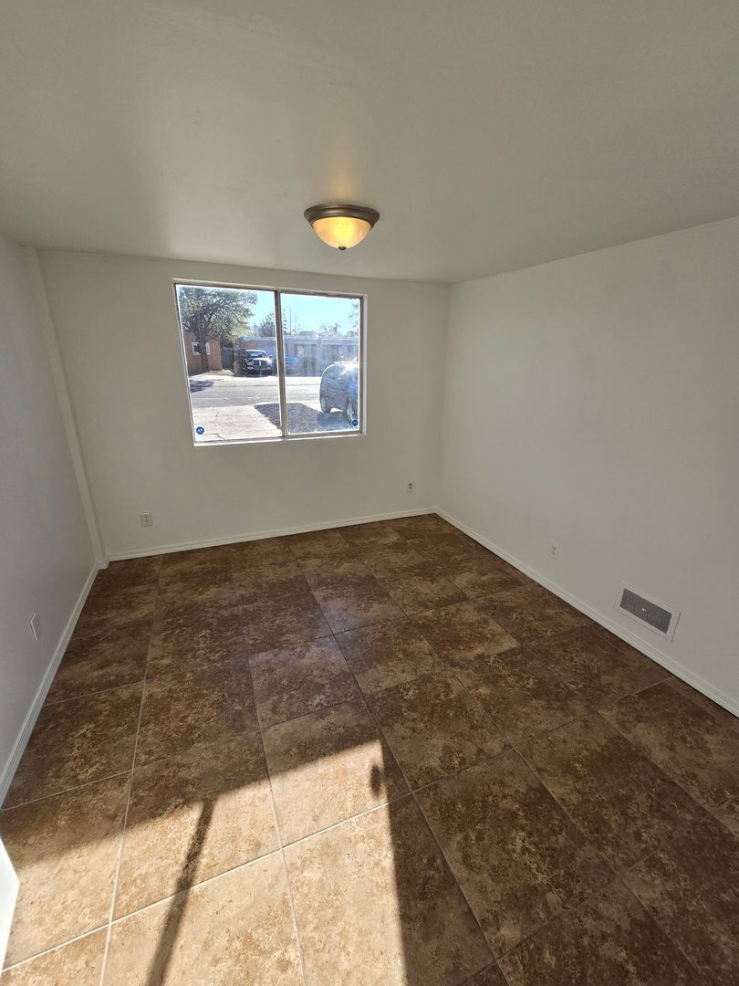 825 Monroe St. NE - Albuquerque - New Mexico - 4 bed, 2 bath rental property