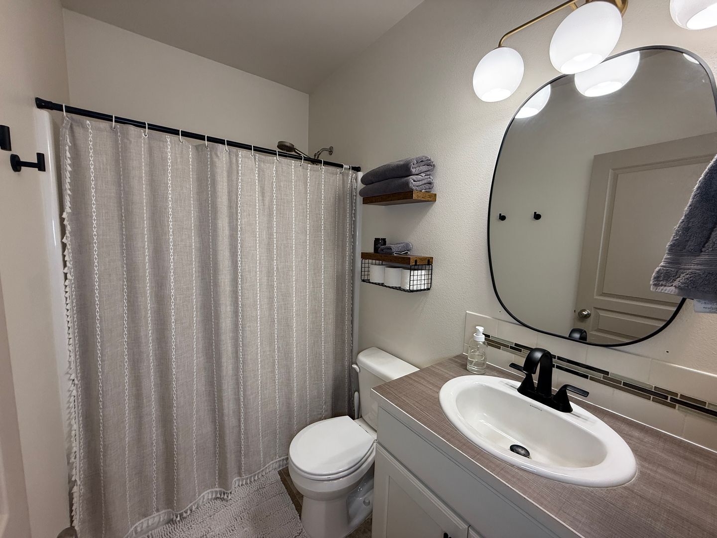 894 NW 24th Way - Redmond - Oregon - 3 bed, 2 bath rental property