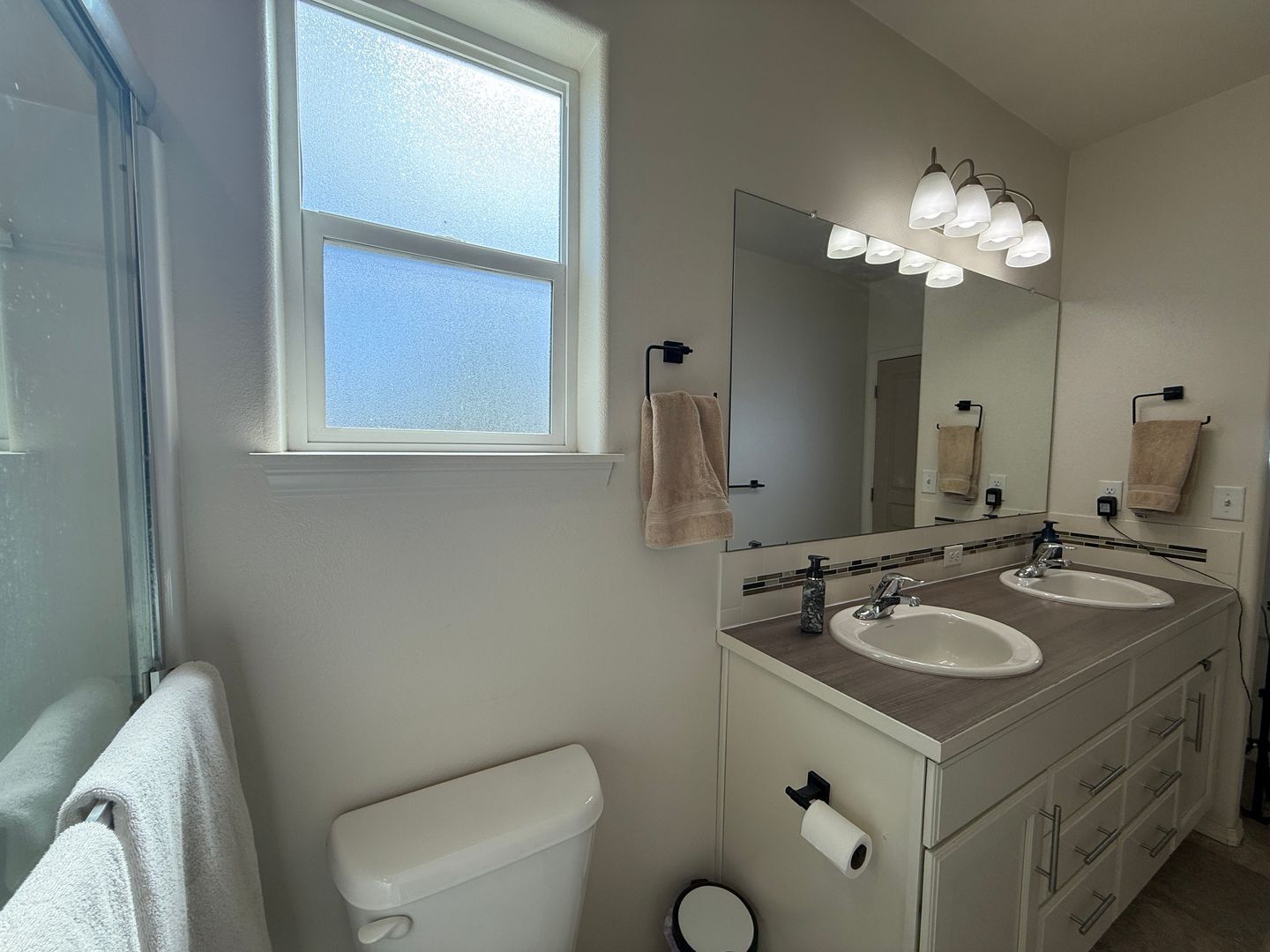 894 NW 24th Way - Redmond - Oregon - 3 bed, 2 bath rental property