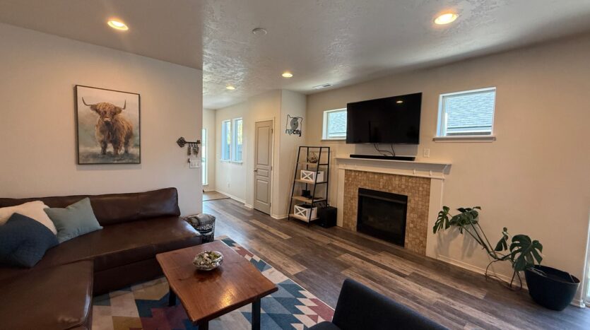 894 NW 24th Way - Redmond - Oregon - 3 bed, 2 bath rental property