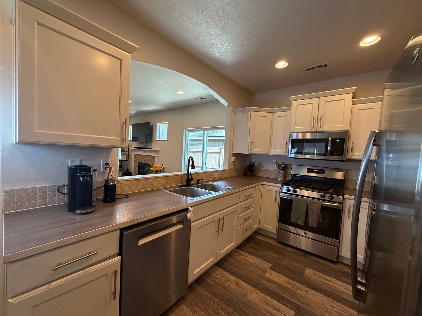 894 NW 24th Way - Redmond - Oregon - 3 bed, 2 bath rental property
