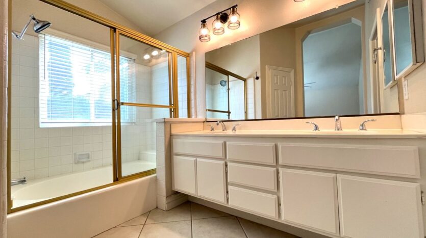 940 Birmingham Dr - Corona - California - 3 bed, 2.5 bath rental property