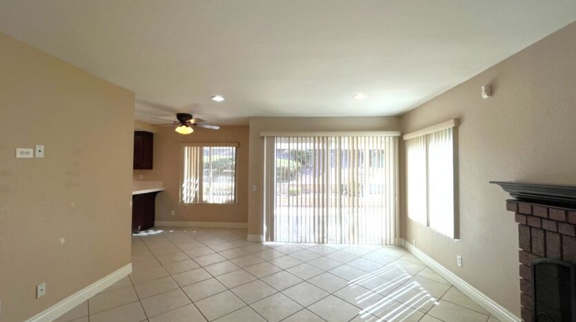 940 Birmingham Dr - Corona - California - 3 bed, 2.5 bath rental property
