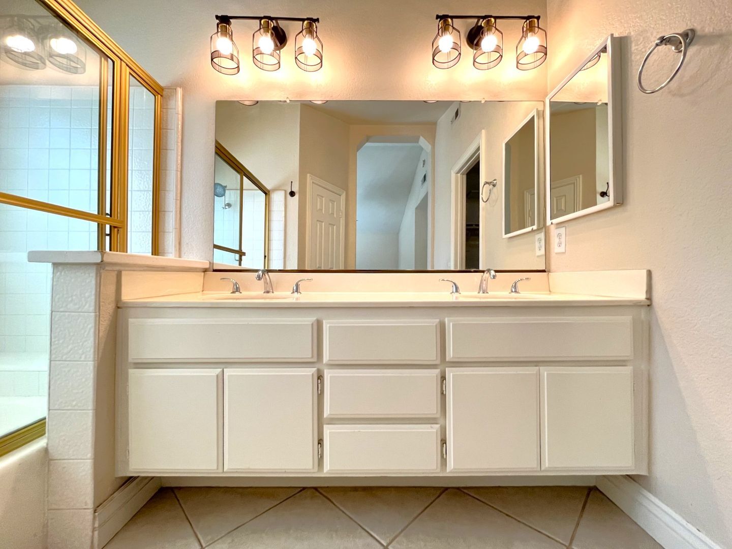940 Birmingham Dr - Corona - California - 3 bed, 2.5 bath rental property