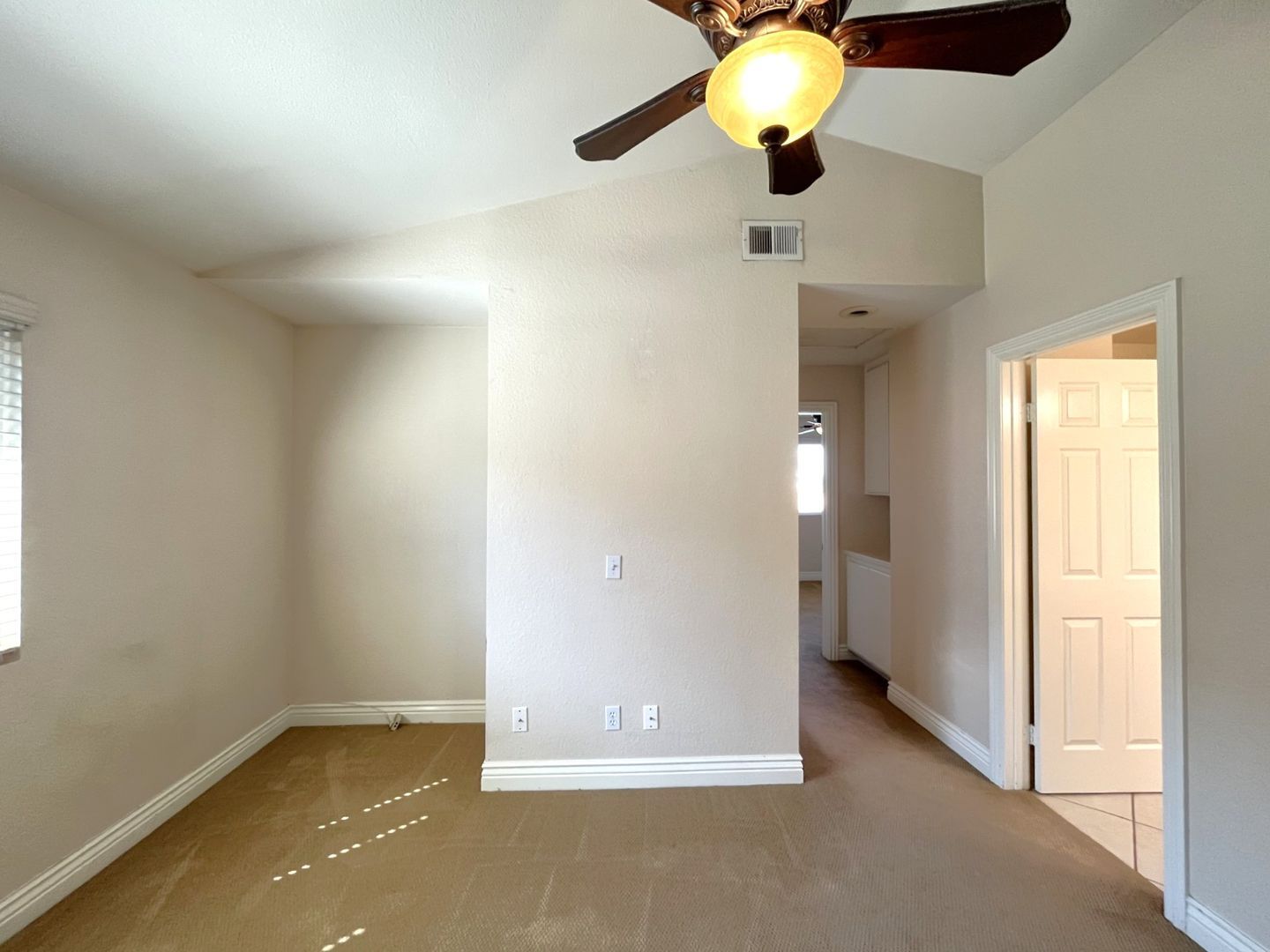 940 Birmingham Dr - Corona - California - 3 bed, 2.5 bath rental property