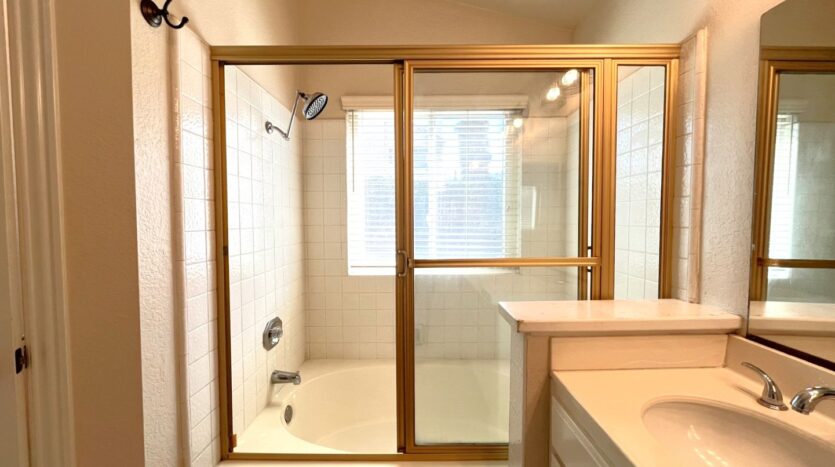 940 Birmingham Dr - Corona - California - 3 bed, 2.5 bath rental property