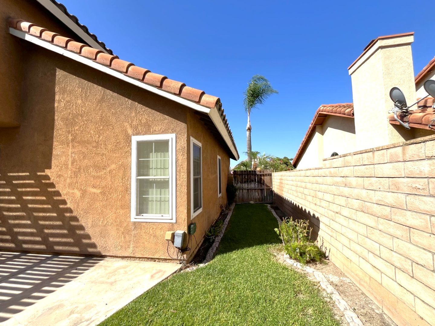 940 Birmingham Dr - Corona - California - 3 bed, 2.5 bath rental property