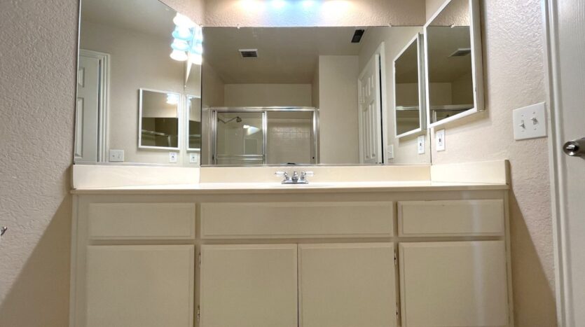 940 Birmingham Dr - Corona - California - 3 bed, 2.5 bath rental property