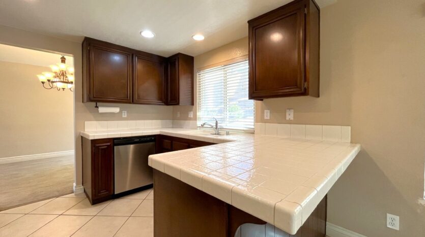 940 Birmingham Dr - Corona - California - 3 bed, 2.5 bath rental property