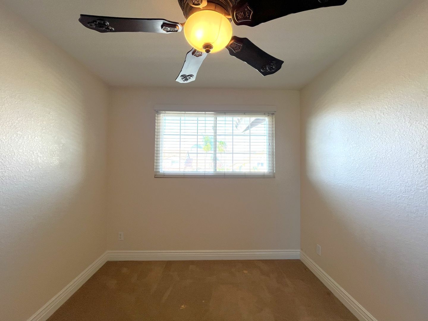940 Birmingham Dr - Corona - California - 3 bed, 2.5 bath rental property