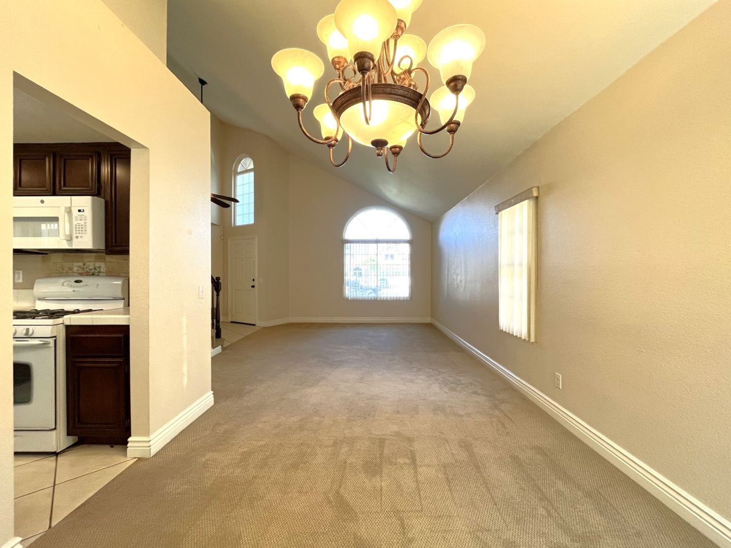 940 Birmingham Dr - Corona - California - 3 bed, 2.5 bath rental property