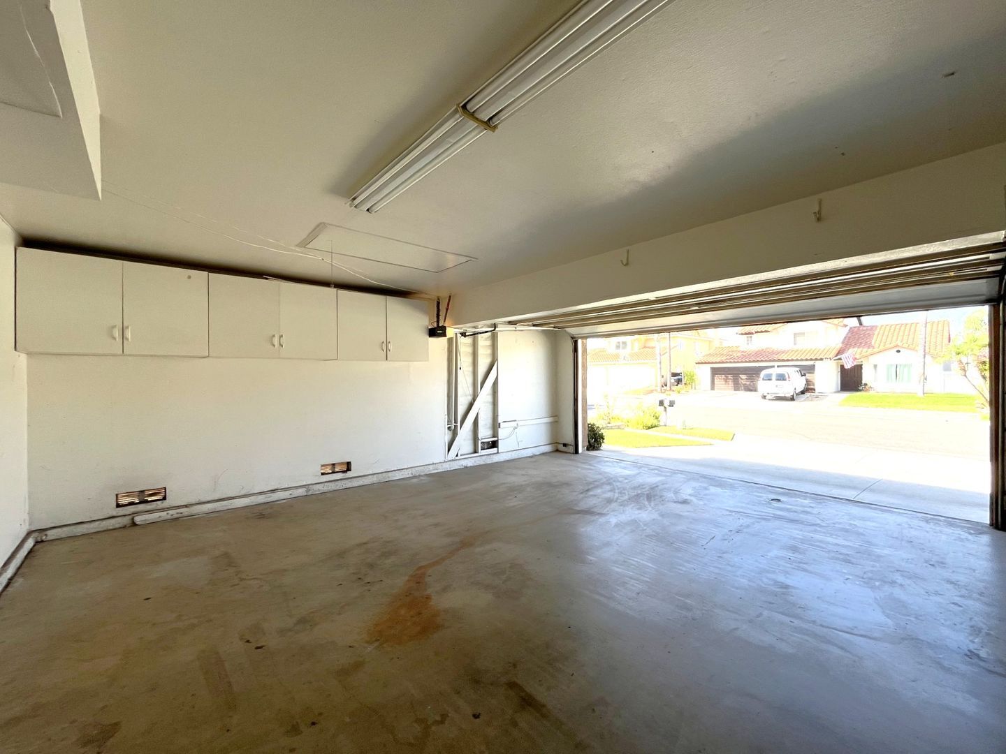 940 Birmingham Dr - Corona - California - 3 bed, 2.5 bath rental property