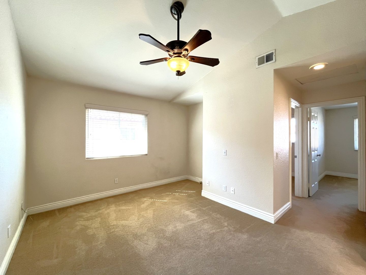 940 Birmingham Dr - Corona - California - 3 bed, 2.5 bath rental property