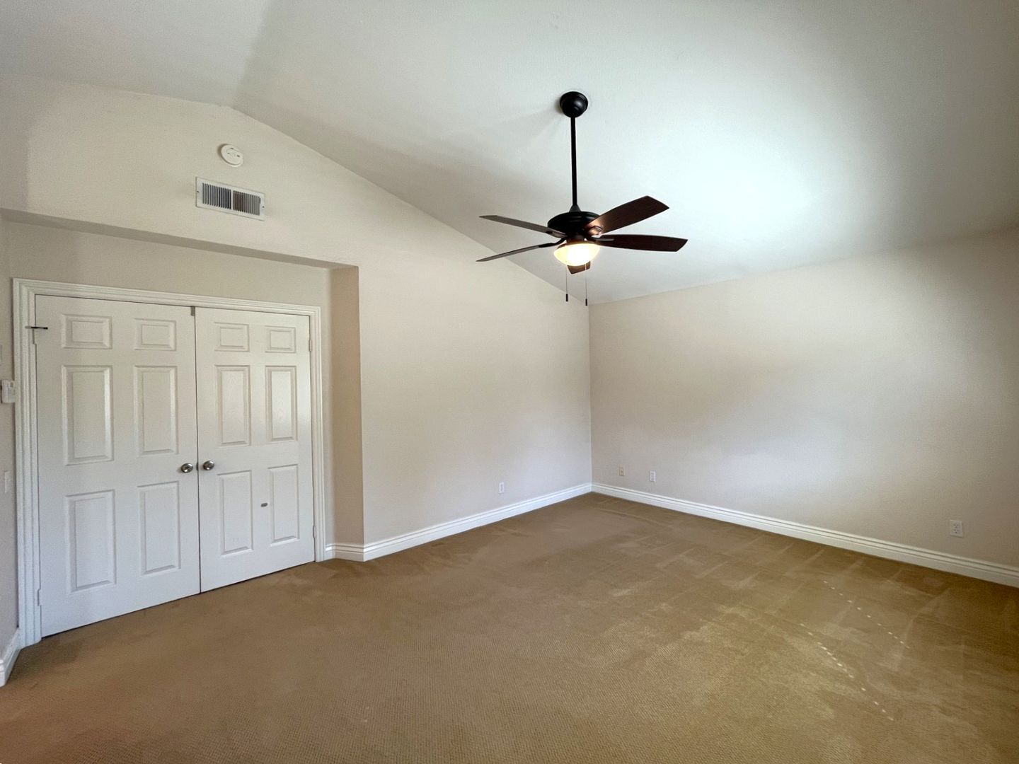940 Birmingham Dr - Corona - California - 3 bed, 2.5 bath rental property