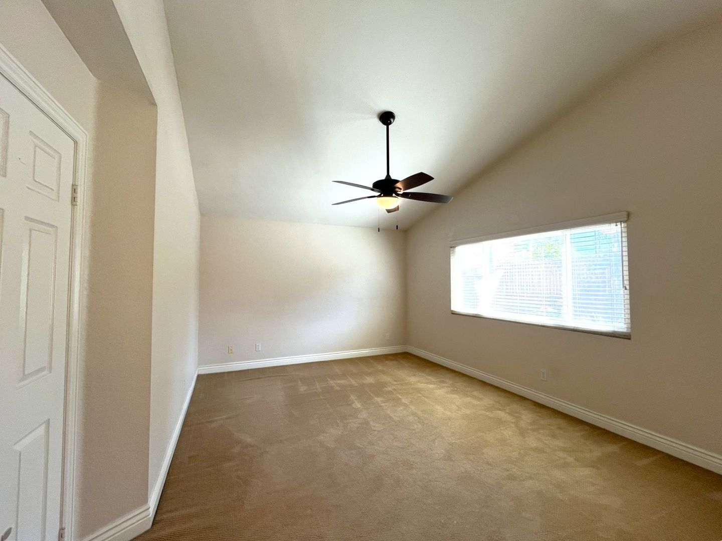 940 Birmingham Dr - Corona - California - 3 bed, 2.5 bath rental property