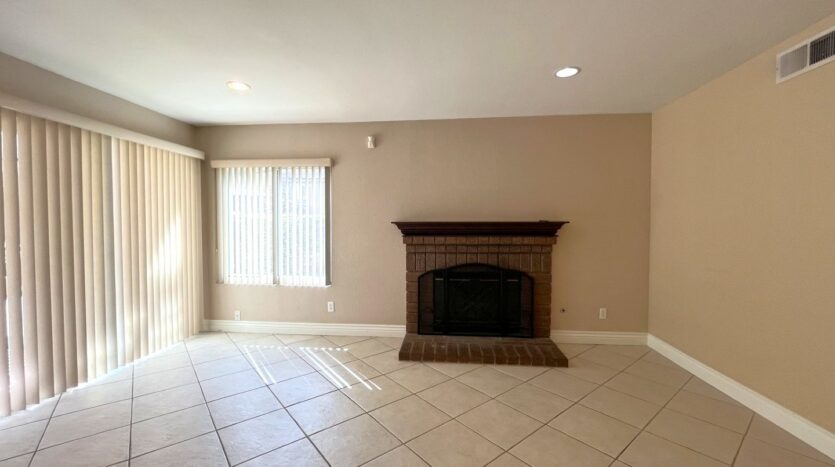 940 Birmingham Dr - Corona - California - 3 bed, 2.5 bath rental property