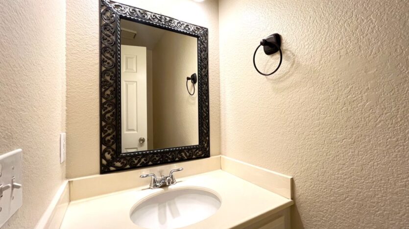 940 Birmingham Dr - Corona - California - 3 bed, 2.5 bath rental property