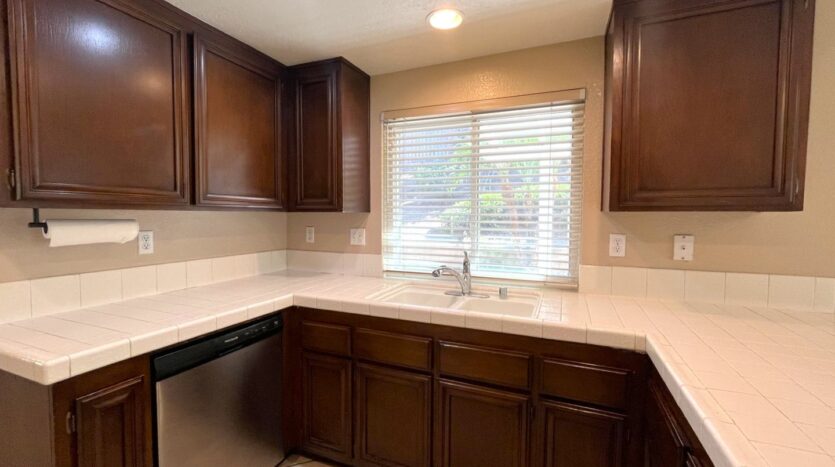 940 Birmingham Dr - Corona - California - 3 bed, 2.5 bath rental property