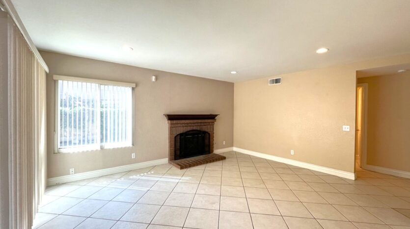 940 Birmingham Dr - Corona - California - 3 bed, 2.5 bath rental property