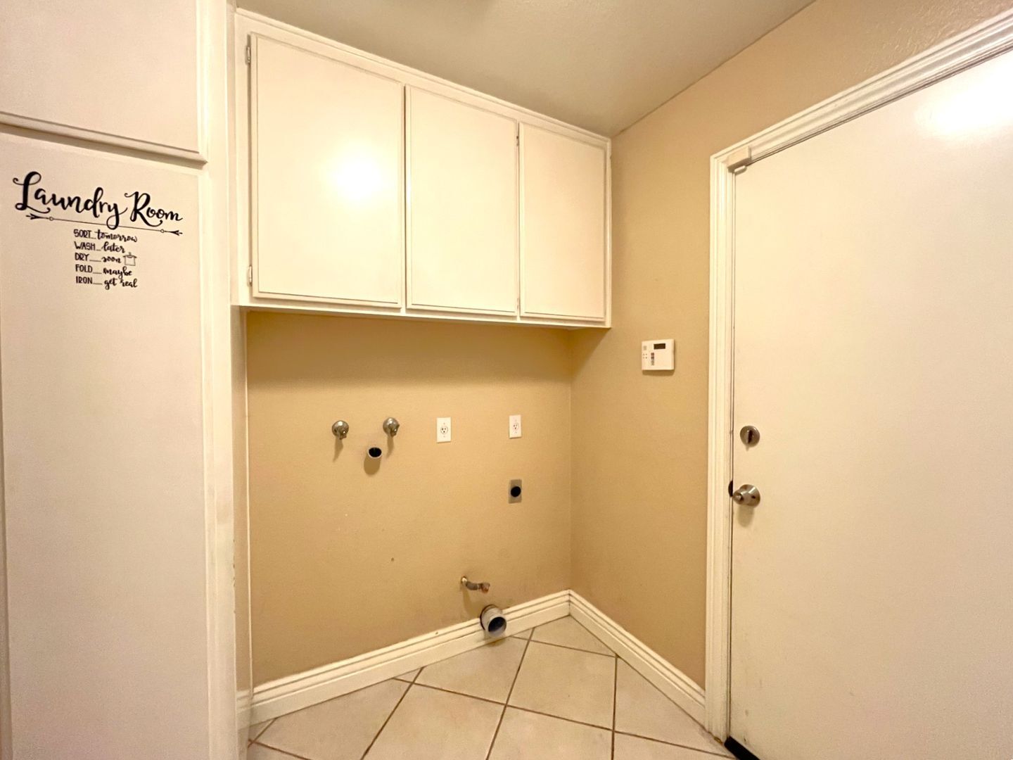 940 Birmingham Dr - Corona - California - 3 bed, 2.5 bath rental property