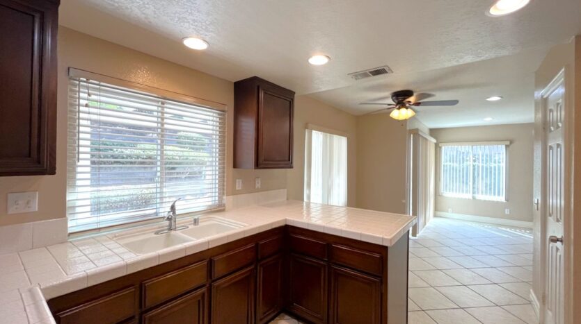 940 Birmingham Dr - Corona - California - 3 bed, 2.5 bath rental property