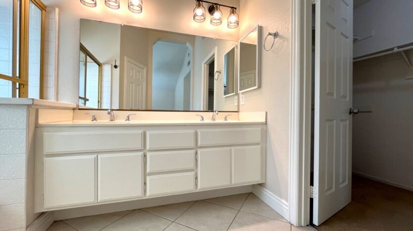 940 Birmingham Dr - Corona - California - 3 bed, 2.5 bath rental property