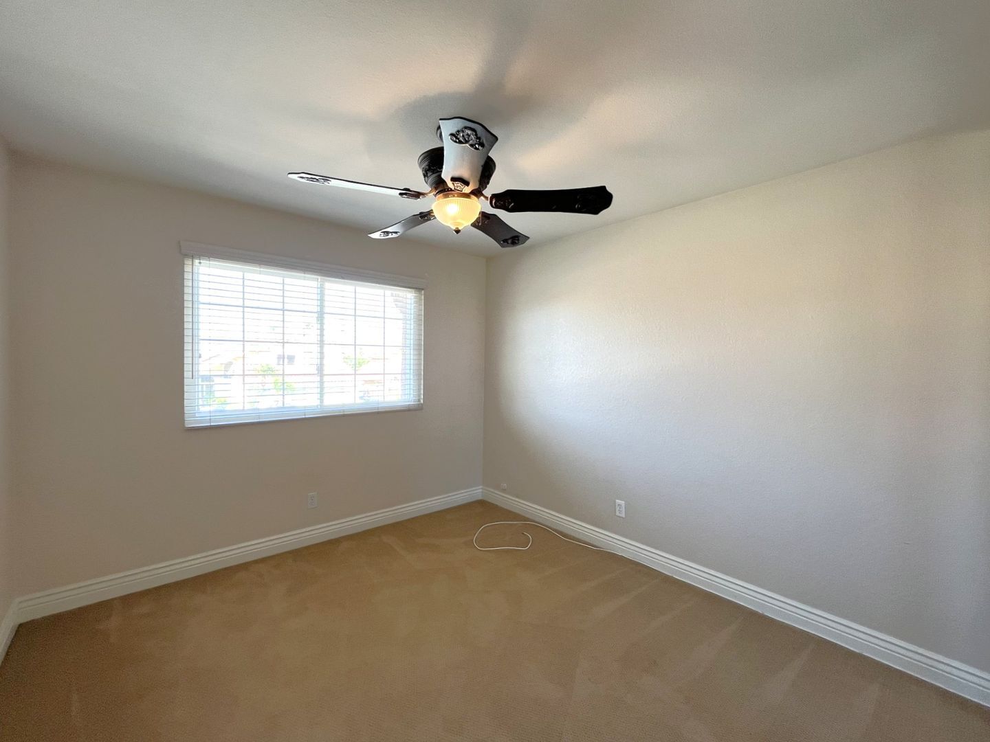 940 Birmingham Dr - Corona - California - 3 bed, 2.5 bath rental property