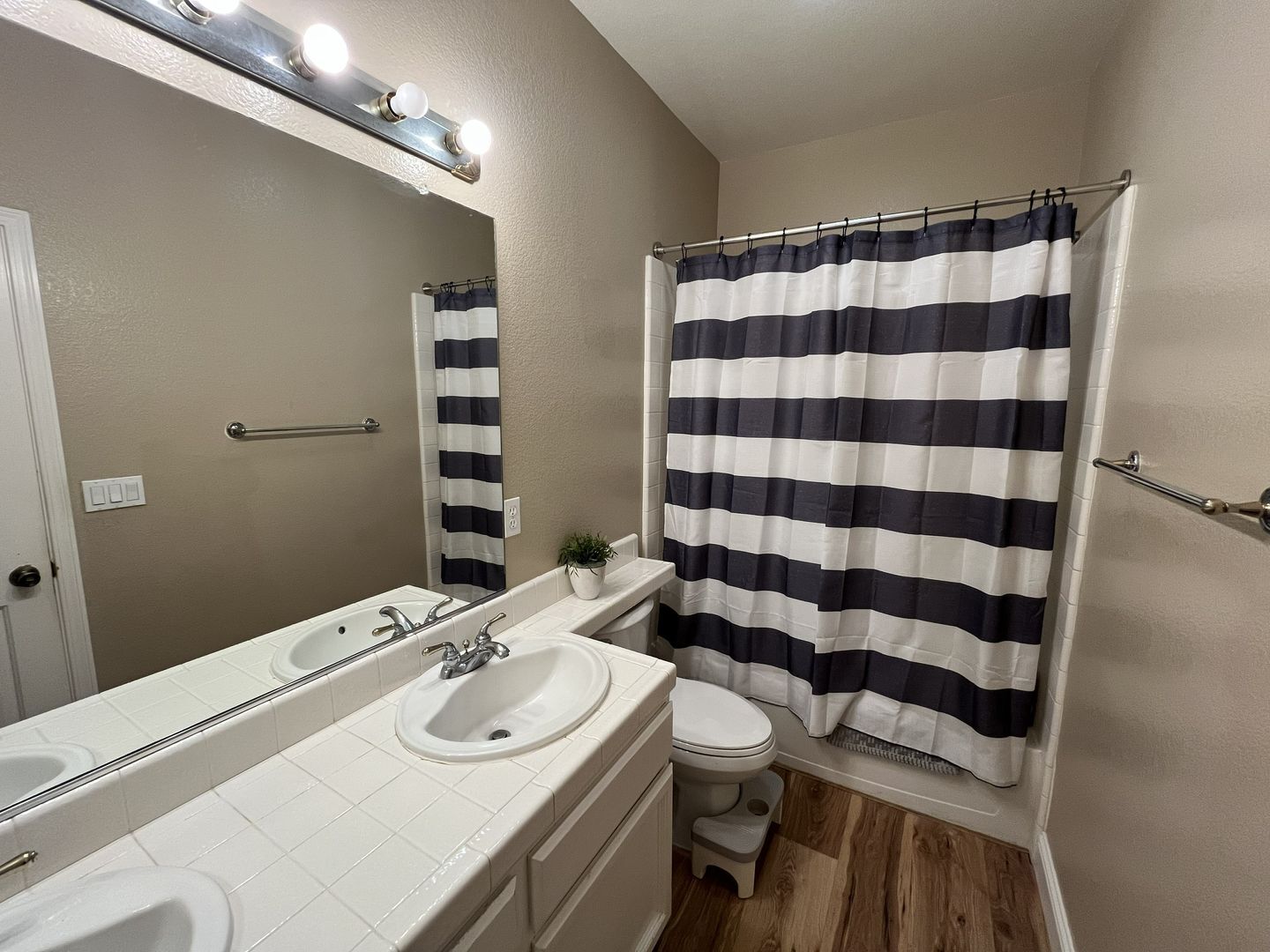 9756 Sage Thrasher Circle - Elk Grove - California - 4 bed, 2 bath rental property
