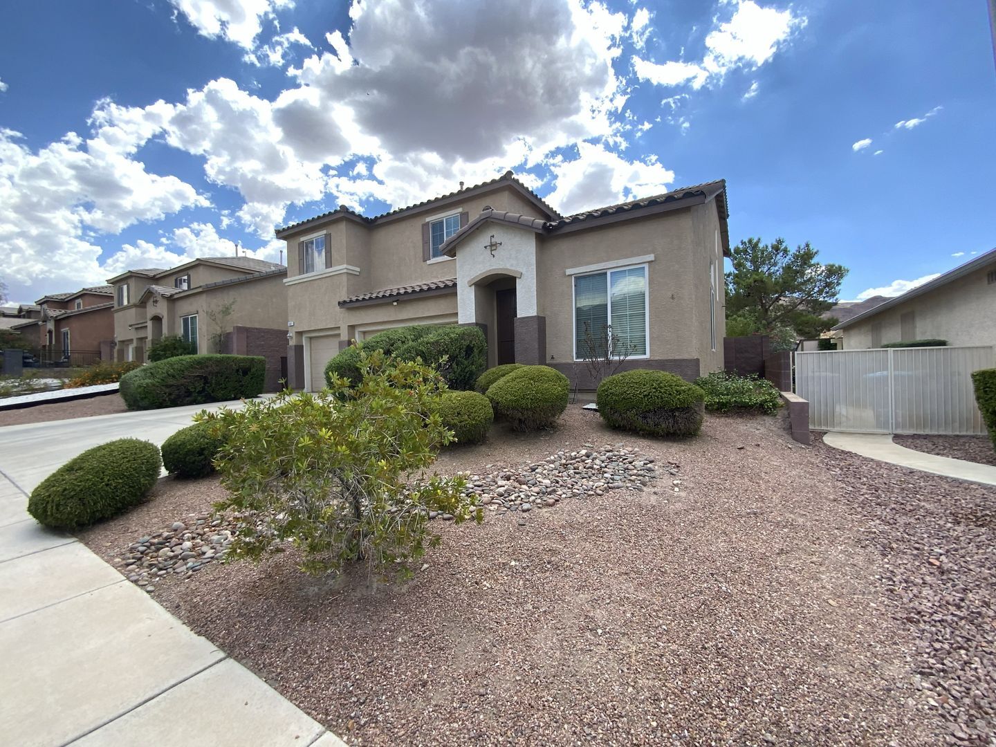 1001 Pleasing Plateau St - Henderson - Nevada - 4 bed, 2.5 bath rental property