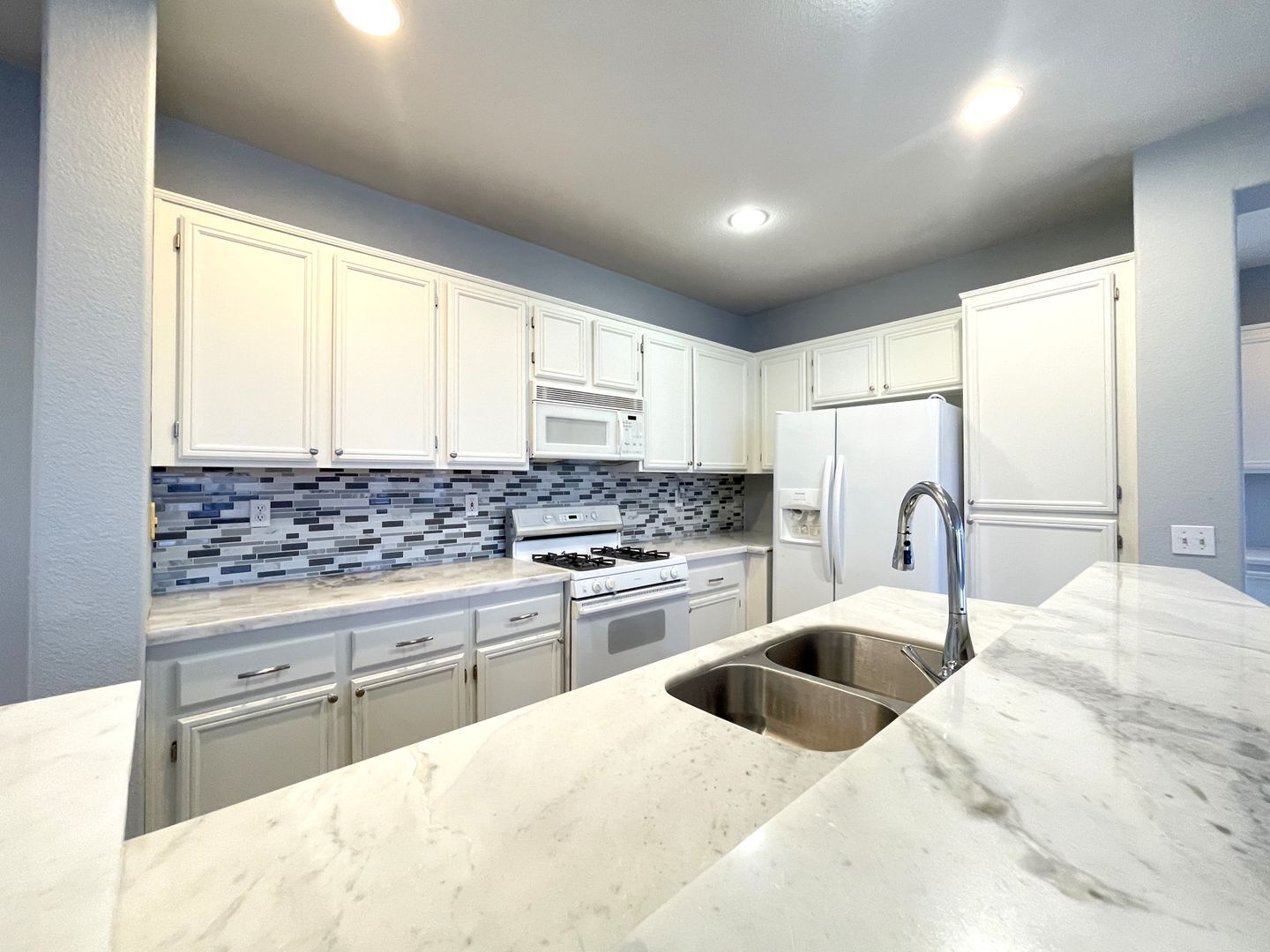 10964 Ivy Hill Drive Unit 3 - San Diego - California - 2 bed, 2 bath rental property