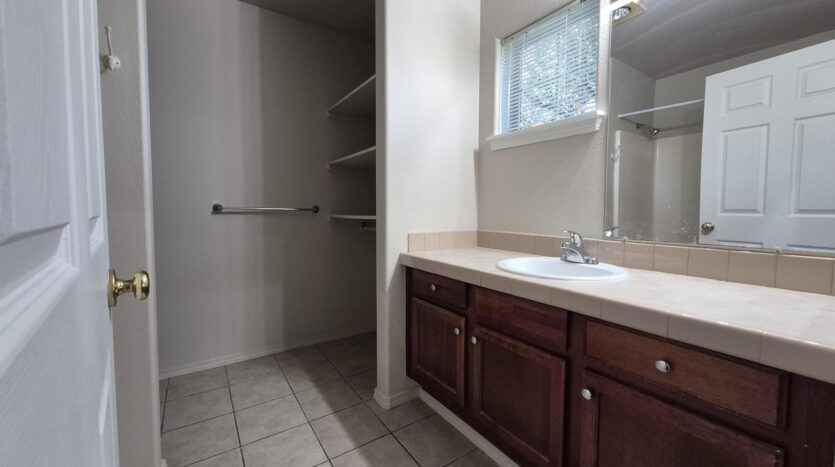 1311 SW Edgefield Meadows Ct. - Troutdale - Oregon - 3 bed, 2 bath rental property