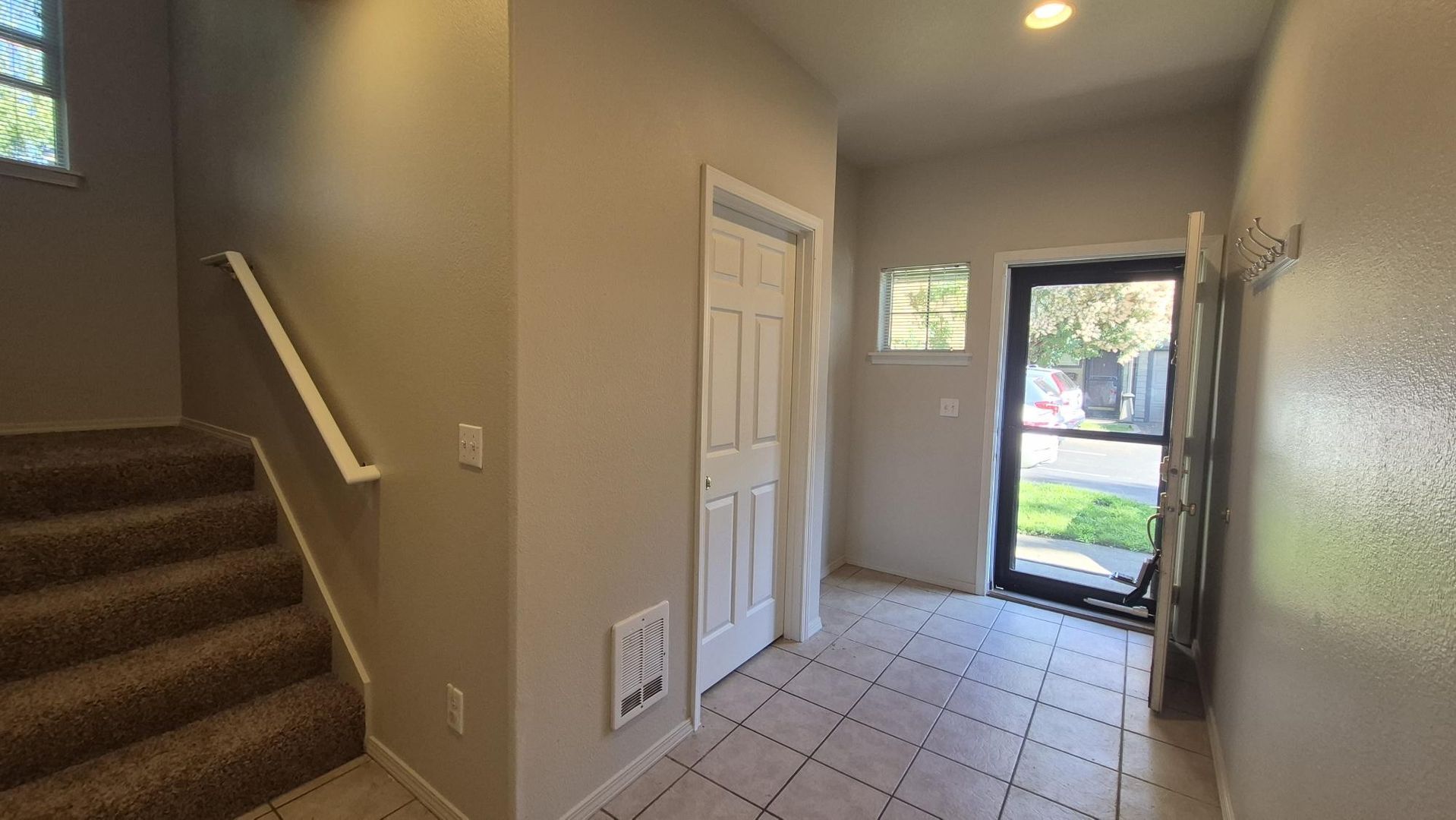 1311 SW Edgefield Meadows Ct. - Troutdale - Oregon - 3 bed, 2 bath rental property