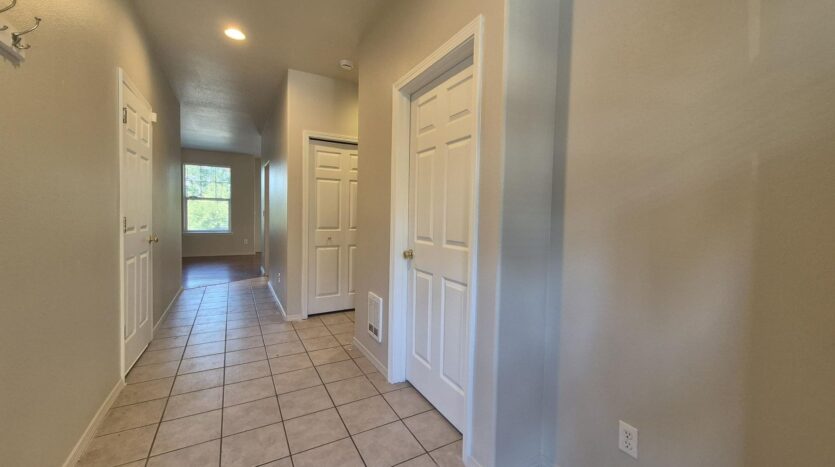 1311 SW Edgefield Meadows Ct. - Troutdale - Oregon - 3 bed, 2 bath rental property