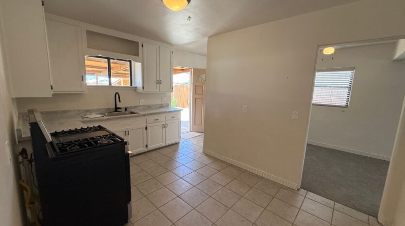 1835 Palomas Dr,NE - Albuquerque - New Mexico - 2 bed, 1 bath rental property