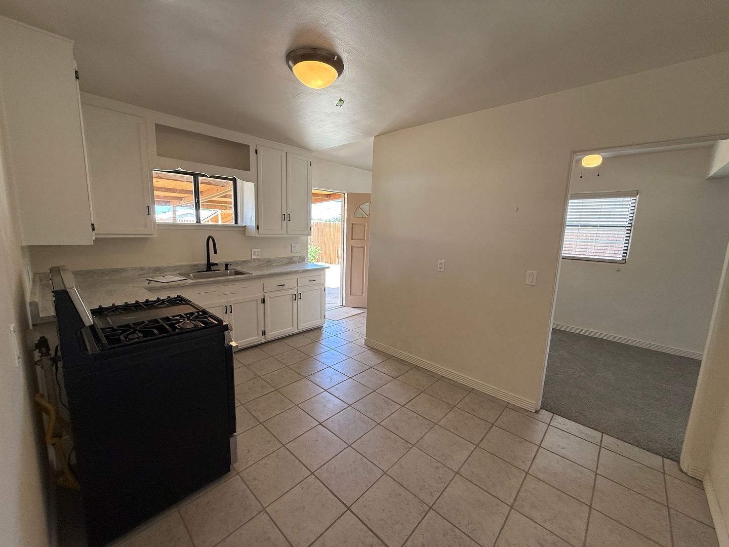 1835 Palomas Dr,NE - Albuquerque - New Mexico - 2 bed, 1 bath rental property