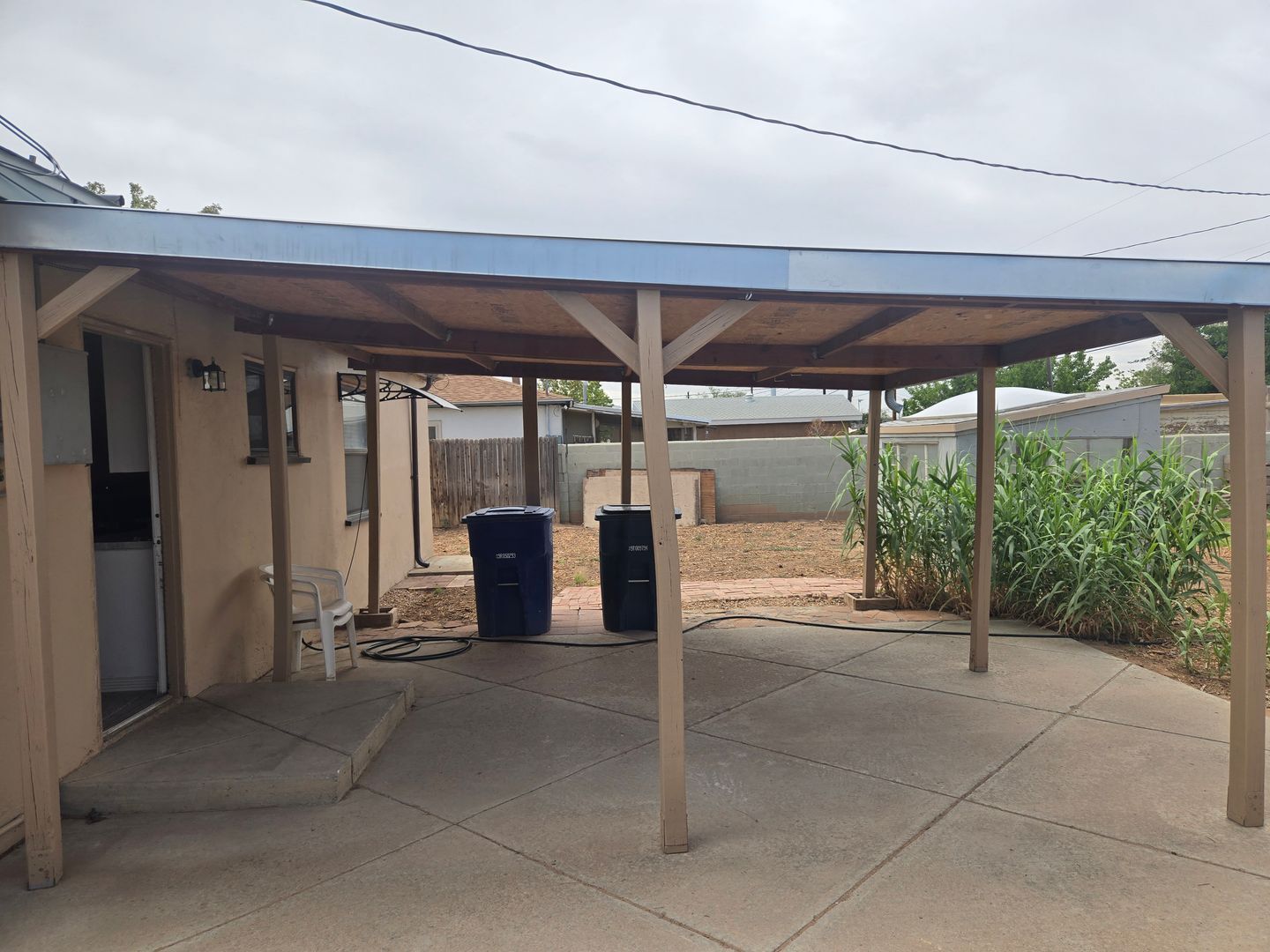 1835 Palomas Dr,NE - Albuquerque - New Mexico - 2 bed, 1 bath rental property
