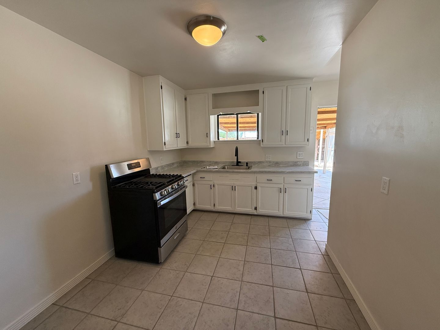 1835 Palomas Dr,NE - Albuquerque - New Mexico - 2 bed, 1 bath rental property