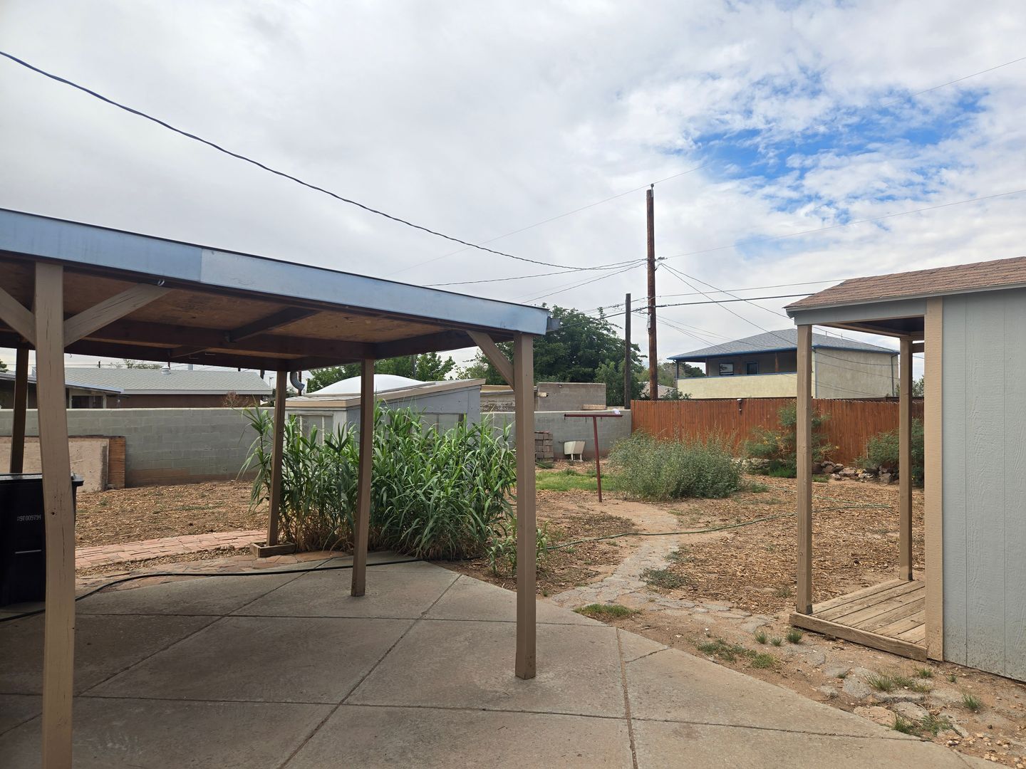 1835 Palomas Dr,NE - Albuquerque - New Mexico - 2 bed, 1 bath rental property