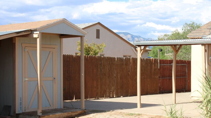 1835 Palomas Dr,NE - Albuquerque - New Mexico - 2 bed, 1 bath rental property