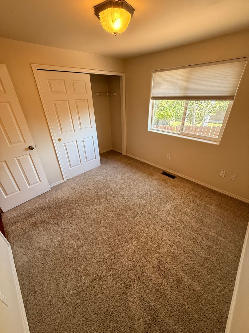 2218 NE Carrie Lane - Bend - Oregon - 3 bed, 2 bath rental property