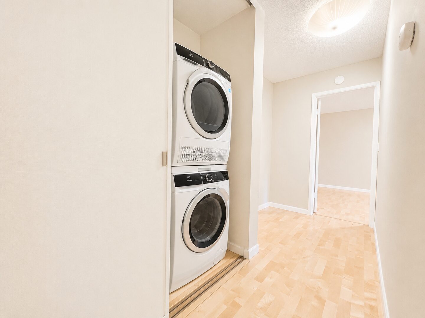 2393 SW Park Place Unit 106 - Portland - Oregon - 2 bed, 2 bath rental property