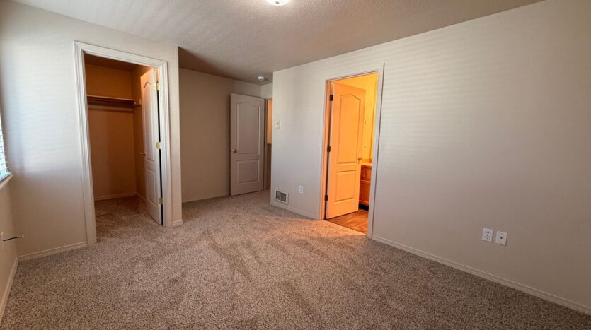 2561 NW Cedar Ave - 1 - Redmond - Oregon - 2 bed, 2.5 bath rental property