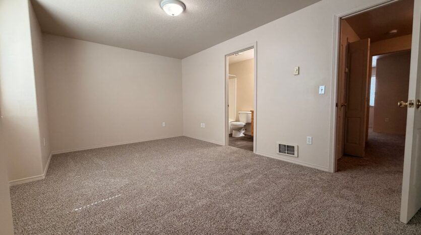 2561 NW Cedar Ave - 1 - Redmond - Oregon - 2 bed, 2.5 bath rental property