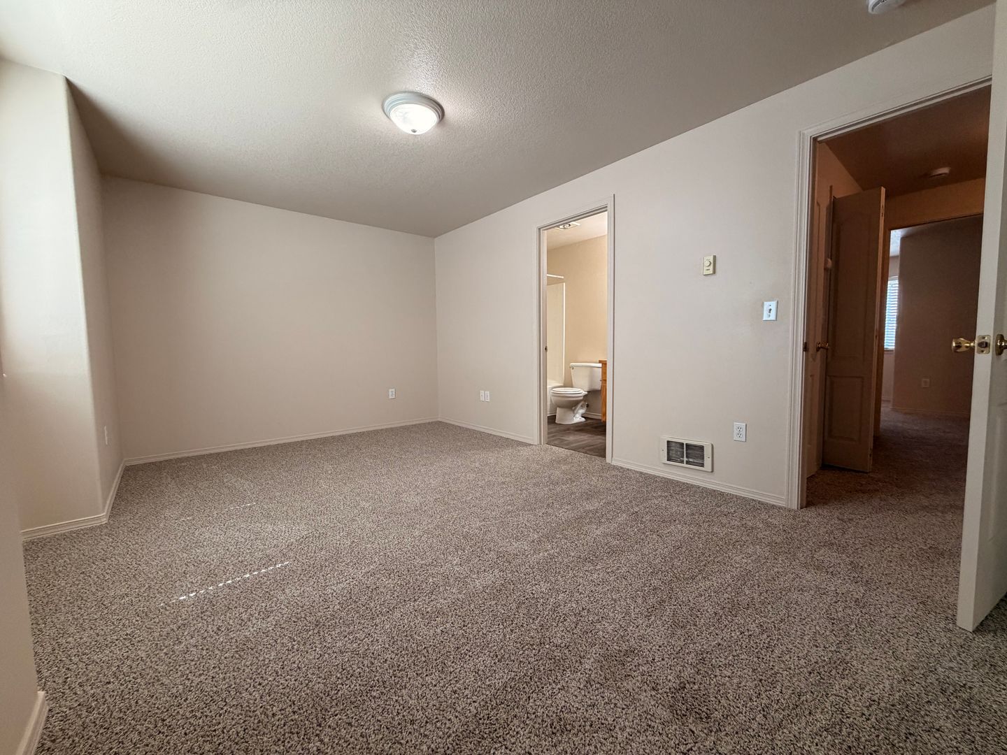 2561 NW Cedar Ave - 1 - Redmond - Oregon - 2 bed, 2.5 bath rental property