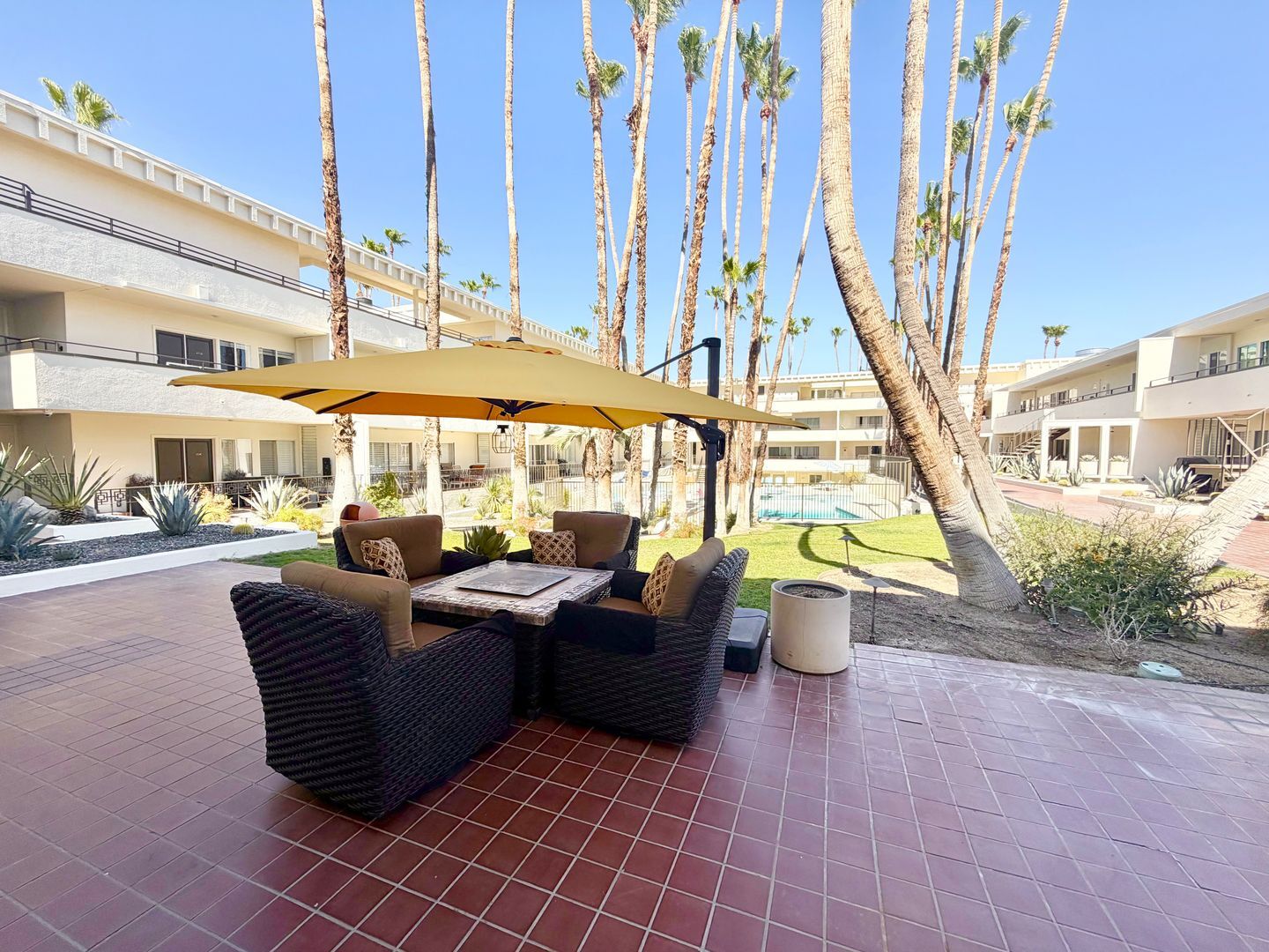 277 E Alejo Rd Unit 125 - Palm Springs - California - 1 bath rental property