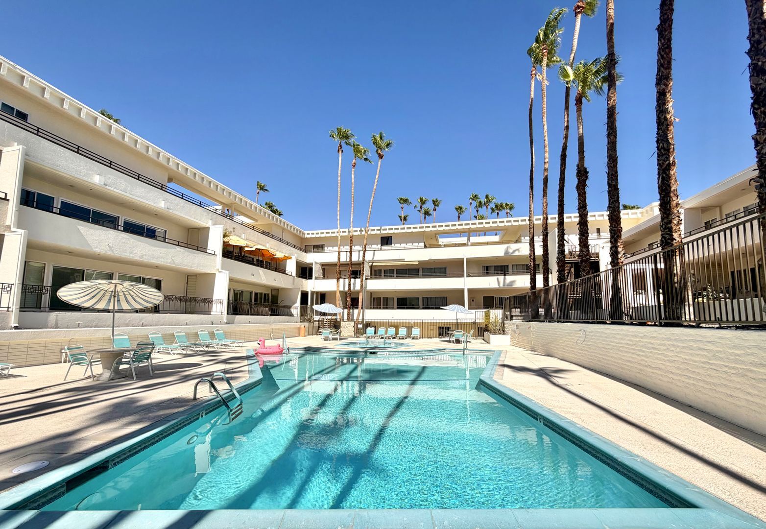277 E Alejo Rd Unit 125 - Palm Springs - California - 1 bath rental property