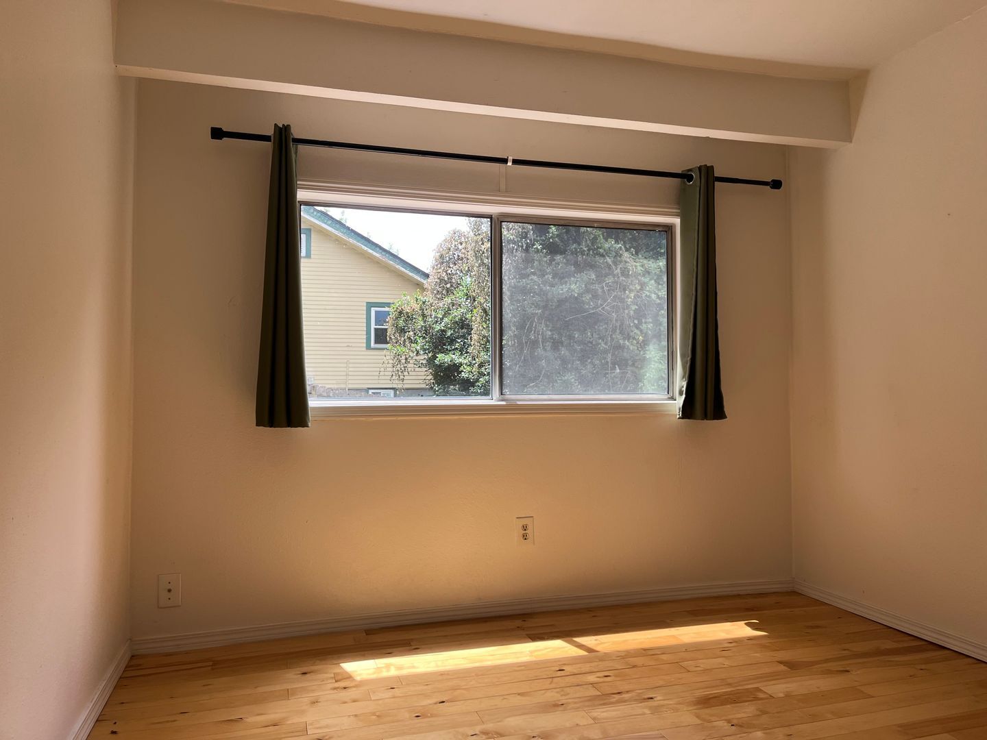 2772 SE Van Water St - Milwaukie - Oregon - 3 bed, 2 bath rental property
