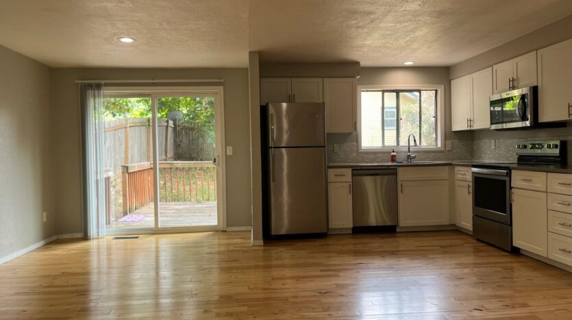 2772 SE Van Water St - Milwaukie - Oregon - 3 bed, 2 bath rental property