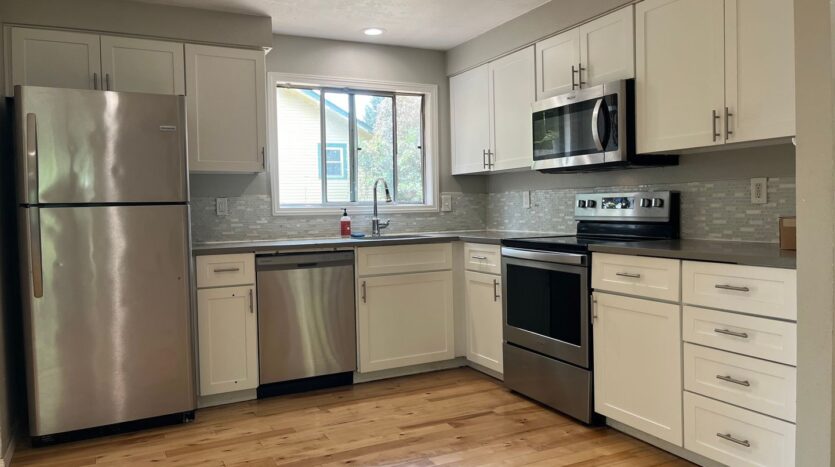 2772 SE Van Water St - Milwaukie - Oregon - 3 bed, 2 bath rental property
