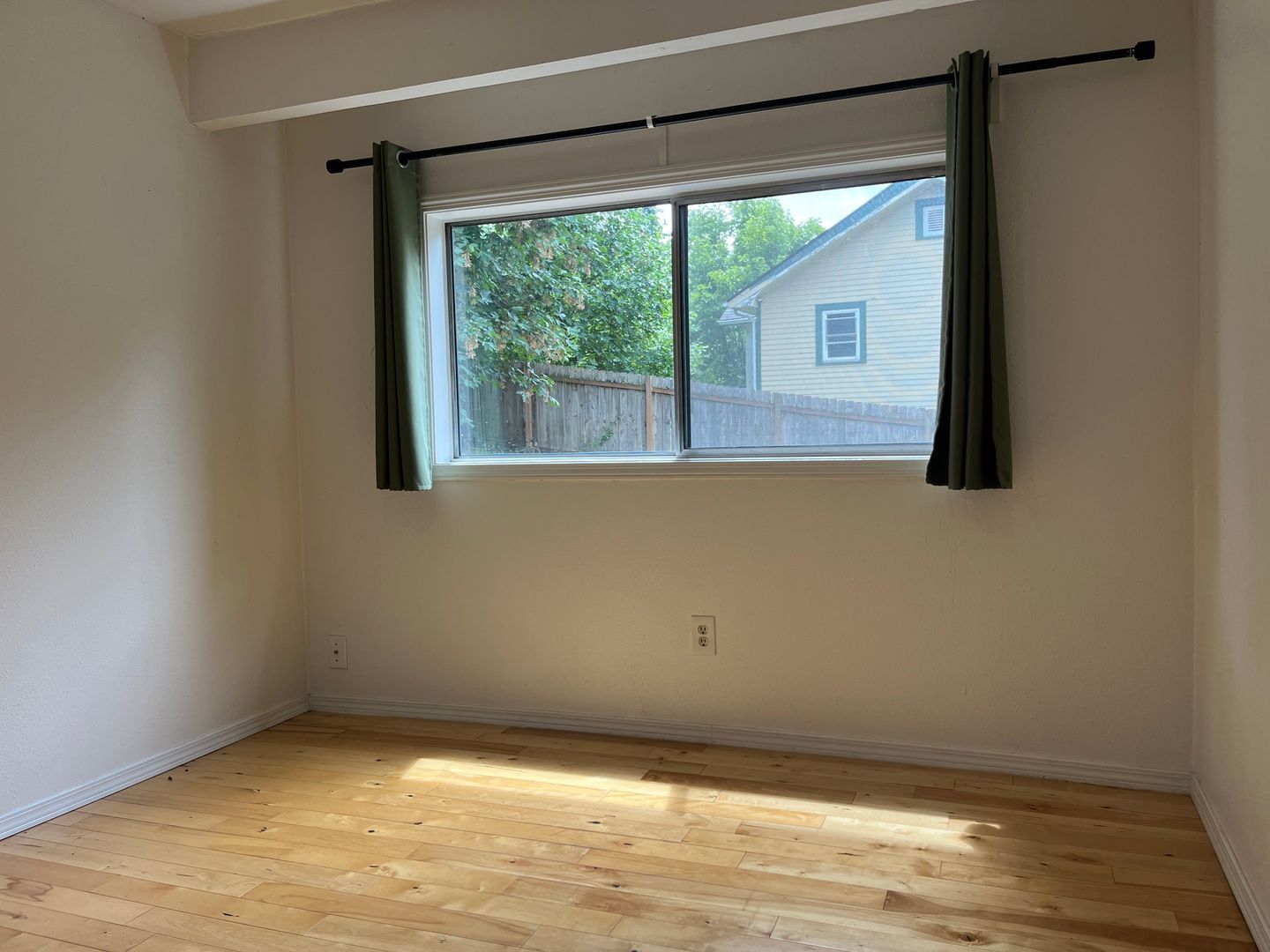 2772 SE Van Water St - Milwaukie - Oregon - 3 bed, 2 bath rental property